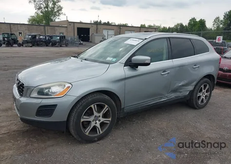 2013 Volvo Xc60 T6 z USA, uszkodzony, nr VIN YV4902DZ4D2425921